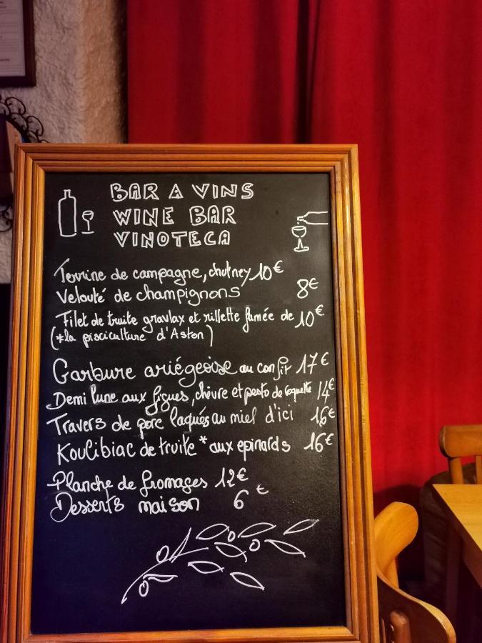 Logis Hotel Restaurant La Barguillere Saint-Pierre-de-Rivière المظهر الخارجي الصورة