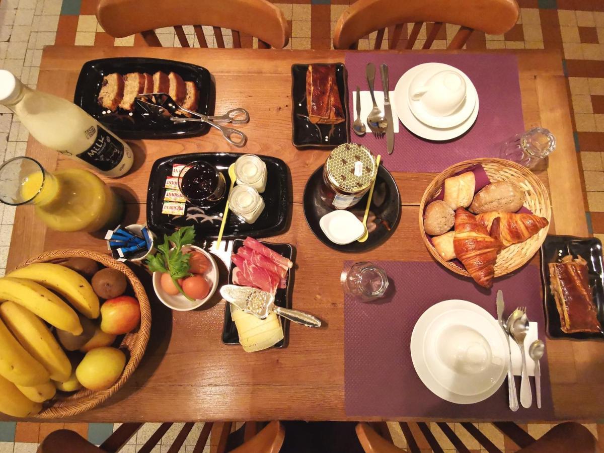 Logis Hotel Restaurant La Barguillere Saint-Pierre-de-Rivière المظهر الخارجي الصورة