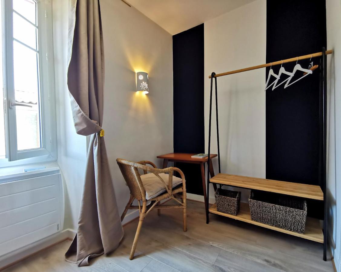 Logis Hotel Restaurant La Barguillere Saint-Pierre-de-Rivière المظهر الخارجي الصورة