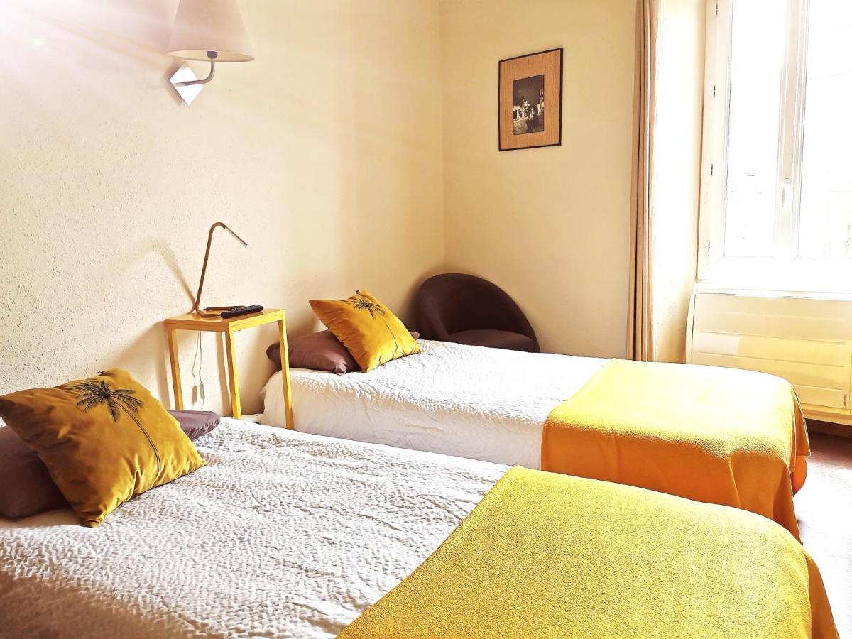 Logis Hotel Restaurant La Barguillere Saint-Pierre-de-Rivière المظهر الخارجي الصورة
