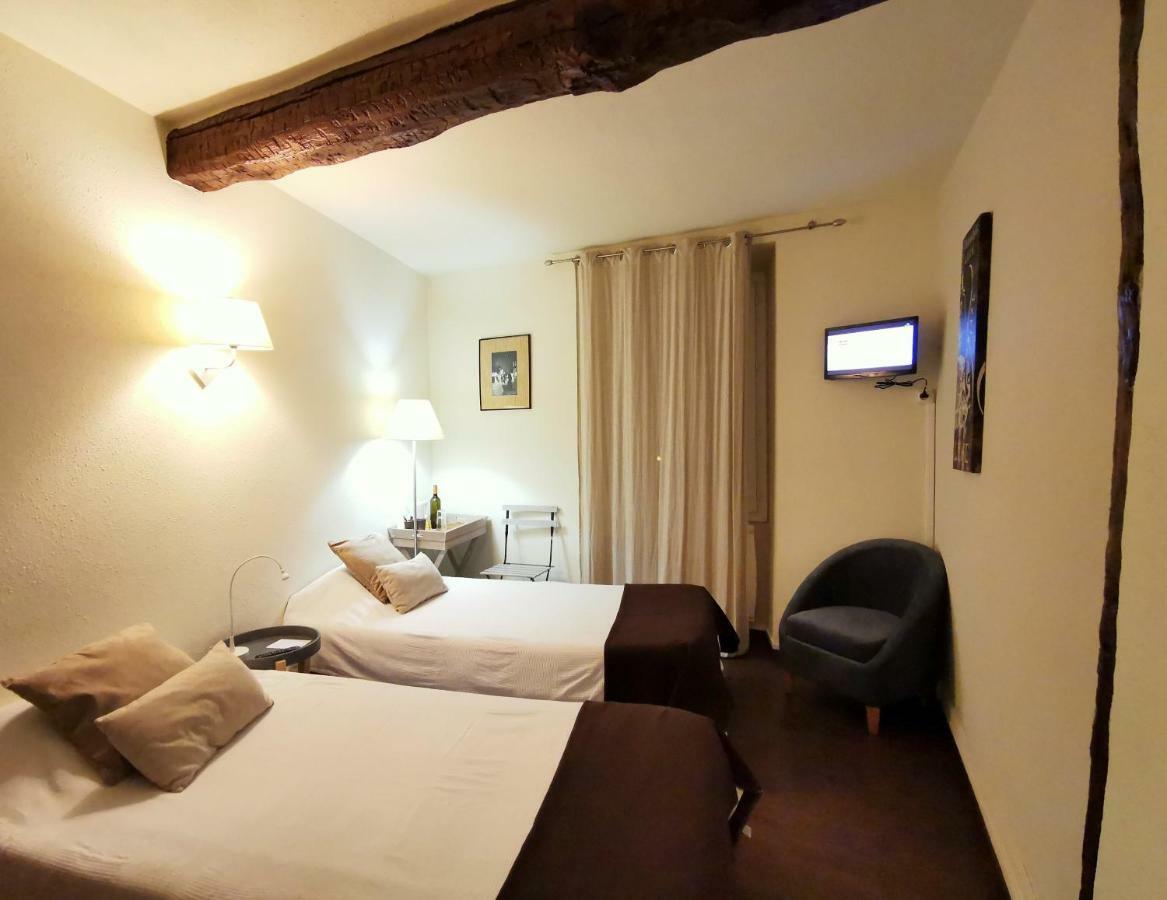 Logis Hotel Restaurant La Barguillere Saint-Pierre-de-Rivière المظهر الخارجي الصورة